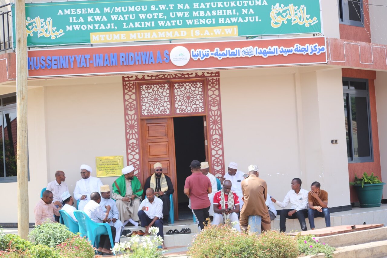 Sheikh Hemed Jalala Aimarisha Umoja wa Mashia Kupitia Ziara ya Kihistoria Jijini Arusha +Picha