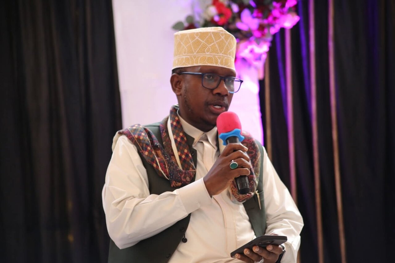 Hafla ya Ndoa Yadhihirisha Umoja na Mshikamano wa Waumini Jijini Arusha | Sheikh Hemed Jalala Atoa Nasaha Adhimu kwa Wanandoa +Picha
