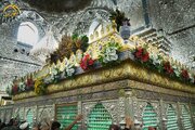 Informe fotográfico | El Santuario Sagrado de los Imames al-Yawadain se adorna con flores por la próxima natividad de la santísima dama Fátima al-Zahr