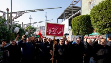 تقرير مصور/ موكب اهالي النجف يحيي ذكرى وفاة السيدة ام البنين (ع) في الصحن الحسيني