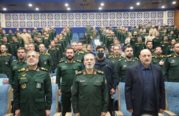 نیروهای مسلح نباید از فناوری‌های پیشرفته روز دنیا عقب بمانند