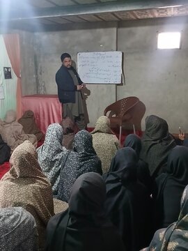 Photos: Weekly ethics class for women at Siddiqa Kubra Dar al‑Qur’an in Hazara Town of Quetta, Pakistan