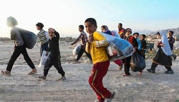 Firîşteyên ku ji rastî û xweşiya temenê xwe hatine bêparkirin: Zarokên karker