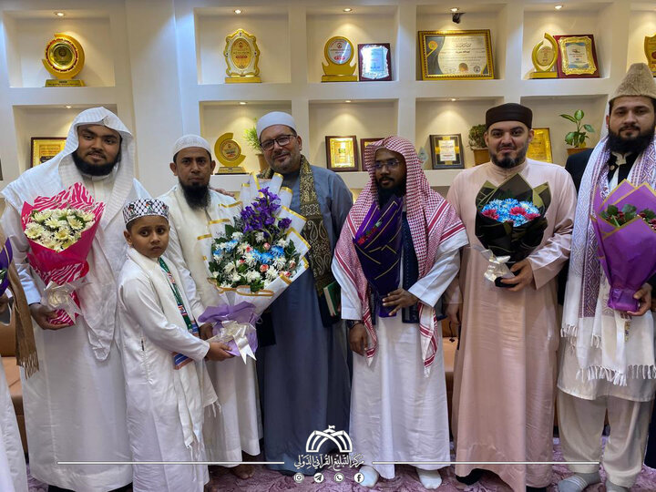 تقرير مصور/ جانب من حضور مسؤول مركز التبليغ القرآني الدولي في أمسيات قرآنية ببنغلاديش