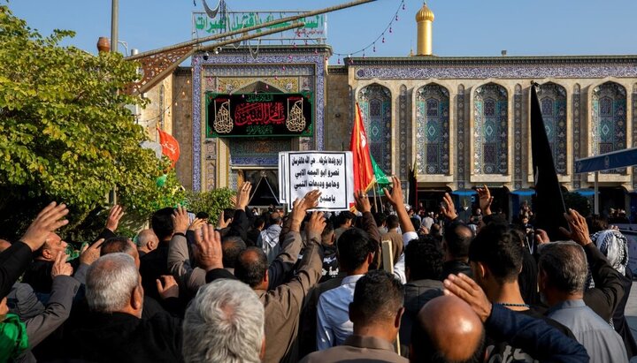 تقرير مصور/ موكب اهالي النجف يحيي ذكرى وفاة السيدة ام البنين (ع) في الصحن الحسيني