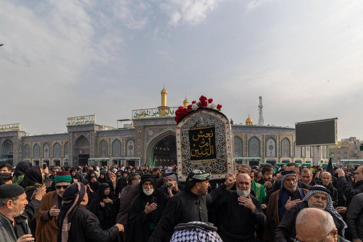 تقرير مصور/ مشاركة واسعة بتشييع رمزي لنعش السيدة أم البنين (عليها السلام) في كربلاء