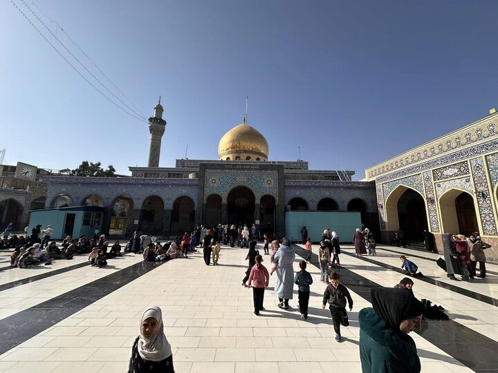Informe fotográfico | El Santuario de Lady Zainab abarrotado de peregrinos el pasado viernes