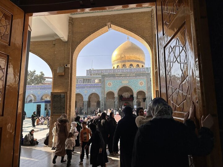 Informe fotográfico | El Santuario de Lady Zainab abarrotado de peregrinos el pasado viernes