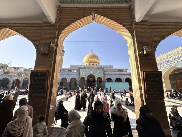 Informe fotográfico | El Santuario de Lady Zainab abarrotado de peregrinos el pasado viernes