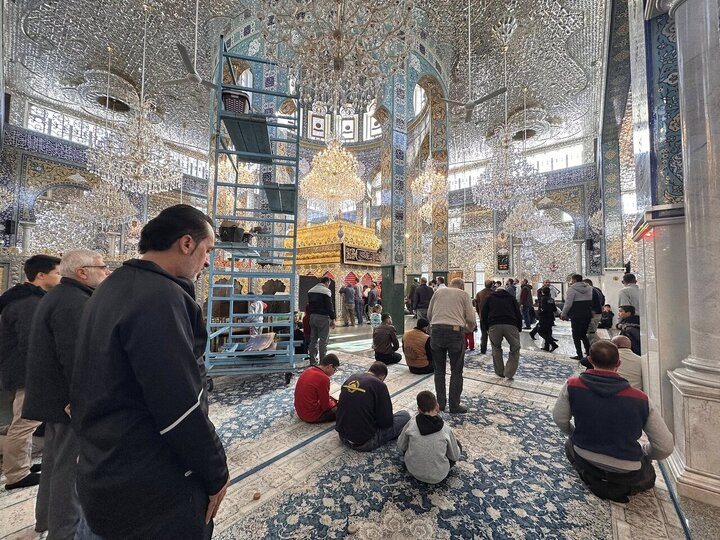 Informe fotográfico | El Santuario de Lady Zainab abarrotado de peregrinos el pasado viernes