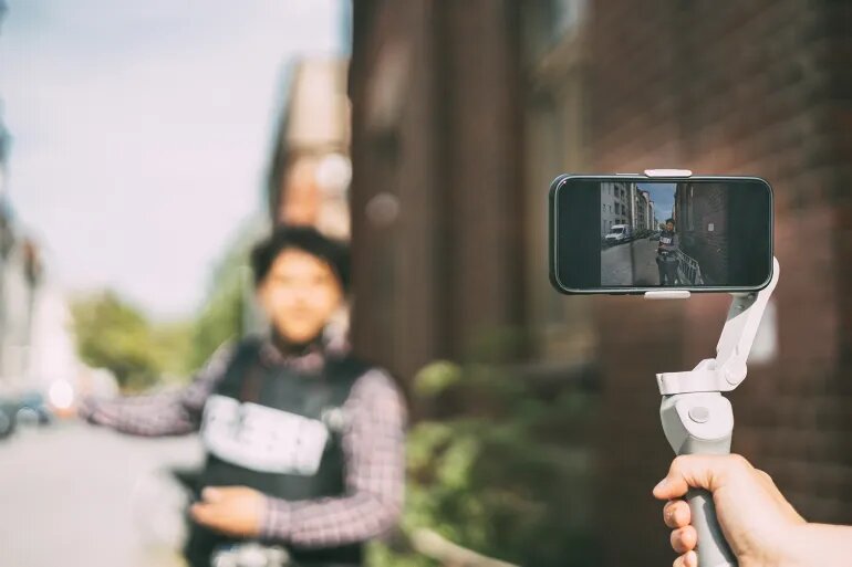 جوانان آمریکایی سیاست را کنار زدهاند/ سرگرمی مهمترین منبع جذابیت خبری