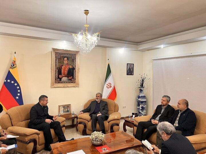 رئیس لجنة الأمن القومي الايراني: أمريكا لا تتفاوض بصدق بل تستغل الحوار لتعزز هيمنتها على العالم