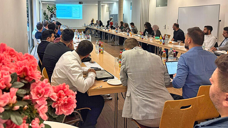 德国巴伐利亚州伊斯兰会议召开，民间组织和穆斯林广泛参与（附图片）