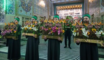 Ulat na Pang-larawan | Pag-aayos ng mga Bulaklak sa Haram ng Imamayn al-Jawadayn (AS) bilang Pagbati sa Kapanganakan ni Lady Fatimah az-Zahra (S)