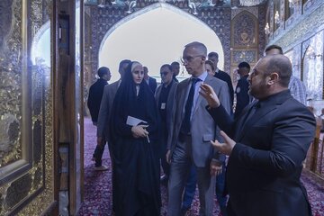 Informe fotográfico |El embajador de Alemania visita el Santuario Sagrado de Hazrat Abbas (P)