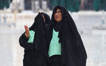 عکس خبری | حال‌وهوای بارانی مسجد کوفه