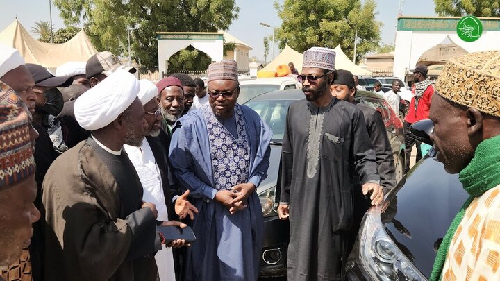 تقرير مصور/ وفد الشيخ الزكزكي يقدم واجب العزاء لأسرة الشيخ الراحل داهيرو باوتشي العالم القرآني البارز في باتشوي النيجيرية