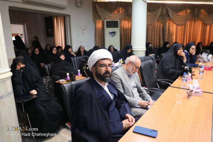 تقرير مصور/ الأمين العام للمجمع العالمي لأهل البيت (ع) يقلي كلمة بمناسبة يوم الطالب في جامعة الأديان والمذاهب بقم