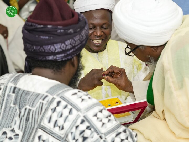 تقرير مصور/ الشيخ الزكزكي يستقبل أعيان بعض المدن النيجيرية في مقر إقامته بالعاصمة أبوجا