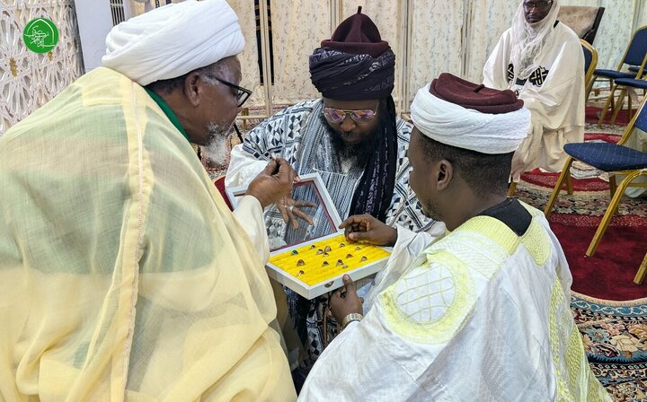 تقرير مصور/ الشيخ الزكزكي يستقبل أعيان بعض المدن النيجيرية في مقر إقامته بالعاصمة أبوجا