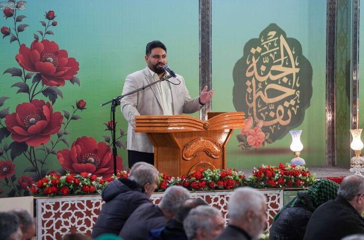 تقرير مصور/ إقامة محفل قرآني في باحة الصحن المطهّر للإمام أمير المؤمنين (ع)