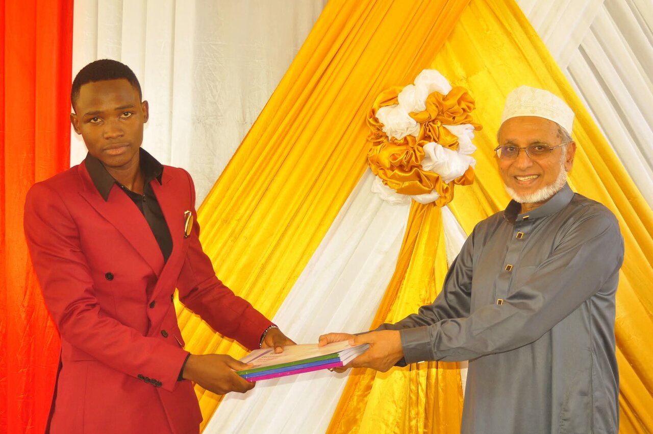 Dar-ul-Muslimeen Education center Yapongeza Wahitimu wa Kidato cha Nne wa Al-Qaem Seminary – 2025