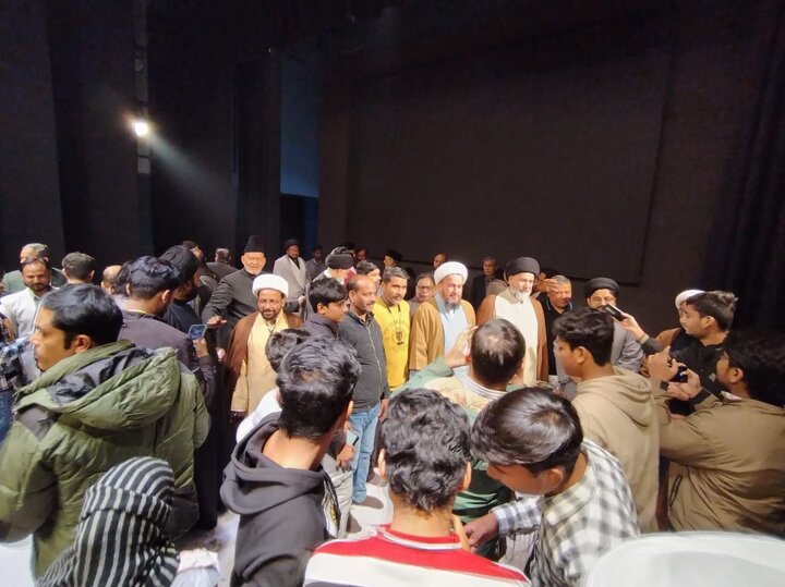 تقرير مصور/ إقامة مؤتمر تحت عنوان “يوم الحسين (عليه السلام)” في مدينة كَانبور الهندية