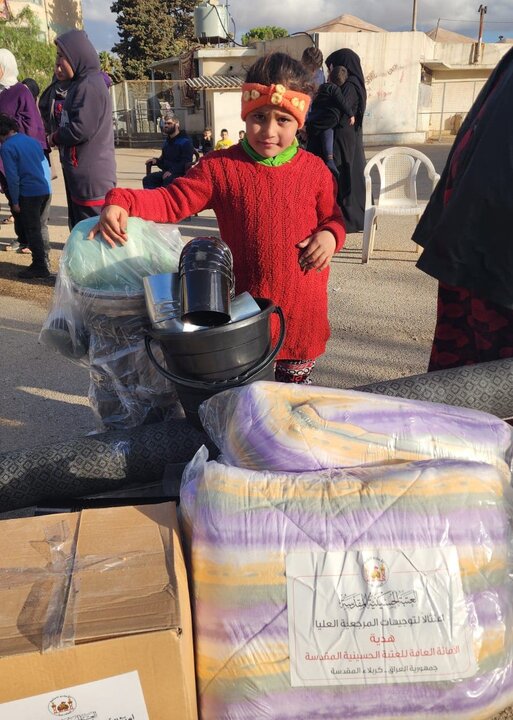 تقرير مصور/ مشاهد من إغاثة العتبة الحسينية المقدسة للعوائل السورية النازحة الى لبنان