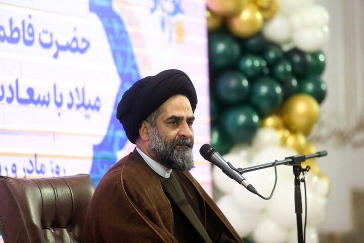 Photos: Honoring female servants of Hazrat Masoumeh holy shrine, their wives