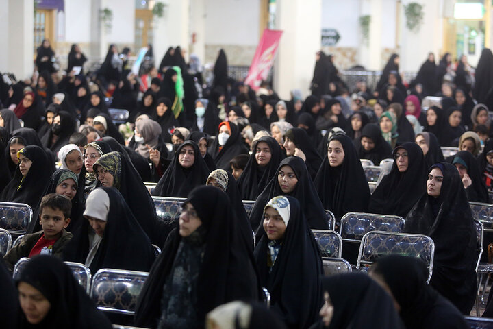Photos: Honoring female servants of Hazrat Masoumeh holy shrine, their wives