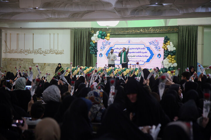 Photos: Honoring female servants of Hazrat Masoumeh holy shrine, their wives