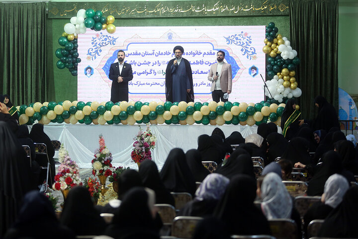 Photos: Honoring female servants of Hazrat Masoumeh holy shrine, their wives