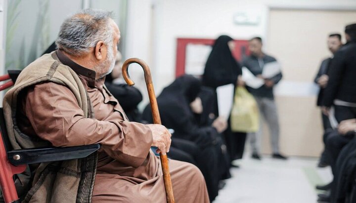 تقرير مصور/ مستشفى الإمام زين العابدين(ع) للعتبة الحسينية يواصل تقديم خدماته ضمن مبادرة كوثر العصمة المخفضة