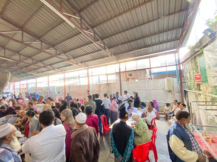 လမ်းပြသူဗဟို၊မြန်မာ လူမှုအကျိုးပြုအသင်းအဖွဲ့ကြီး နှင့် ဟင်ဒွစ်သာနီဗလီဂေါပက အဖွဲ့ပူးပေါင်း၍ မှတ်ပုံတင် အသစ်/အပျောက်/အလဲ နှင့် စမတ်ကဒ်ကိစ္စများဆောင်ရွက်ပေး ။ ။ Photos