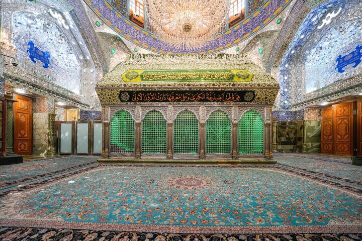 Informe fotográfico | Decoraciones florales iluminan el Santuario de Amir al-Mu'minin, Imam Ali (PB) en el aniversario del nacimiento de la Excelencia Fátima al-Zahra (PB)