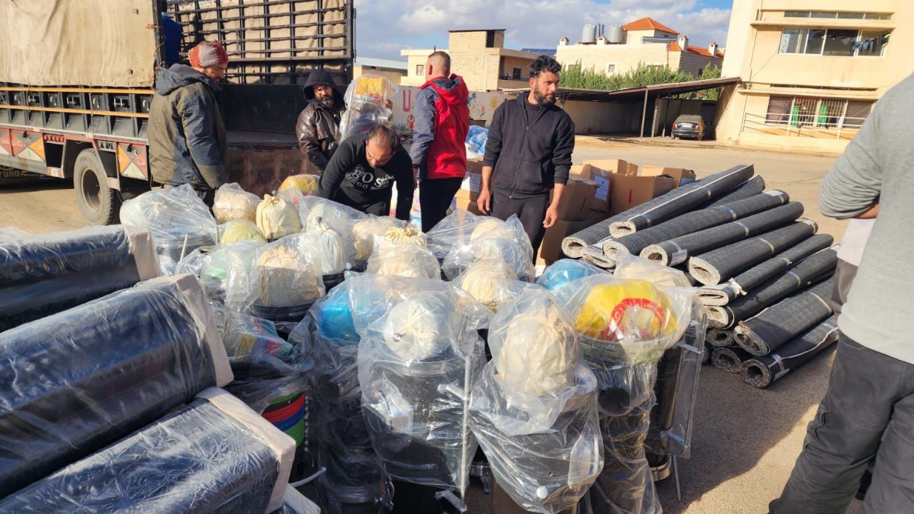 العتبة الحسينية المقدسة تقدم مساعدات اغاثية لعوائل سورية نازحة في لبنان