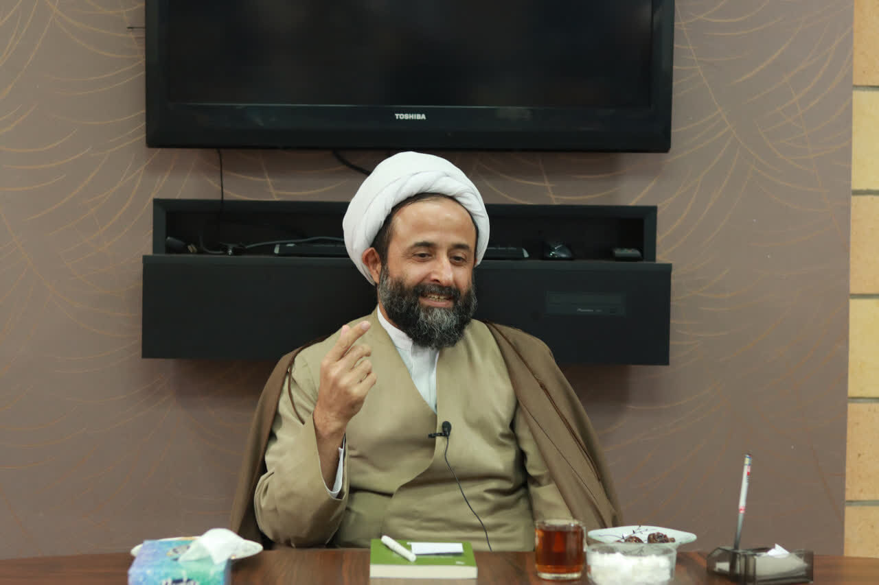 در منطق امام(ره)، جامعه‌سازی بدون خودسازی مردود است/ امام خمینی(ره) امتدادی‌ترین ذهن دوران معاصر را داشت