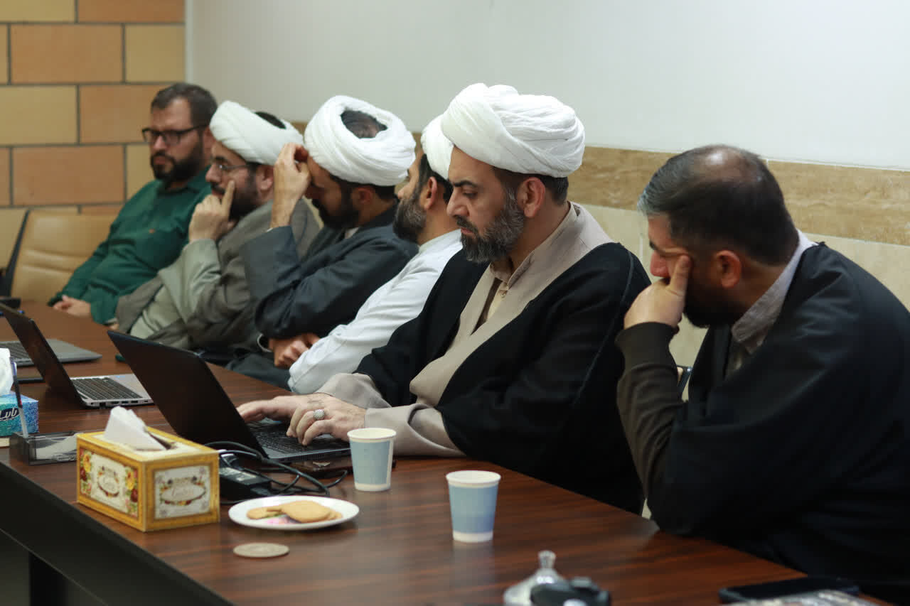 در منطق امام(ره)، جامعه‌سازی بدون خودسازی مردود است/ امام خمینی(ره) امتدادی‌ترین ذهن دوران معاصر را داشت