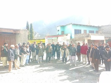 تقرير مصور/ مسيرة احتجاجية في قرية شالت ببلتستان الباكستانية ضد الاعتقالات غير القانونية للشباب الشيعة