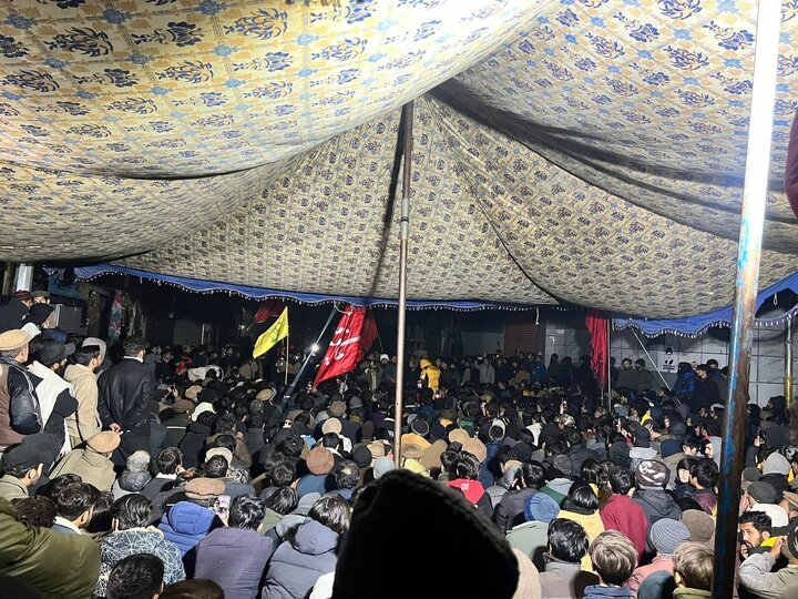 تقرير مصور/ مظاهرات سلمية حاشدة تطالب بالإفراج عن الشباب الشيعة في غلغت-بلتستان الباكستانية