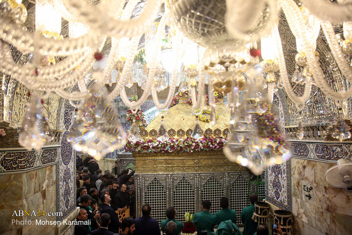 گل‌آرایی ضریح حضرت معصومه(س) در آستانه میلاد حضرت زهرا(س)