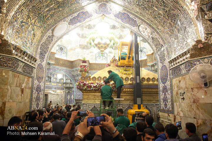 Photos: Lady Fatima Masoumeh shrine decorated with flowers on eve of Hazrat Zahra birth anniversary
