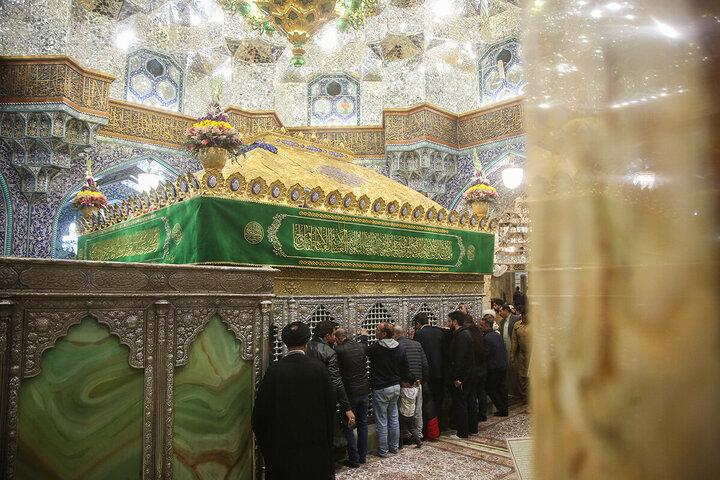 Informe fotográfico | El Santuario Puro de la santísima dama Fátima Masuma (la paz sea con ella) adornado con el bendito nombre de la santísima dama Fátima al-Zahra (la paz sea con ella)