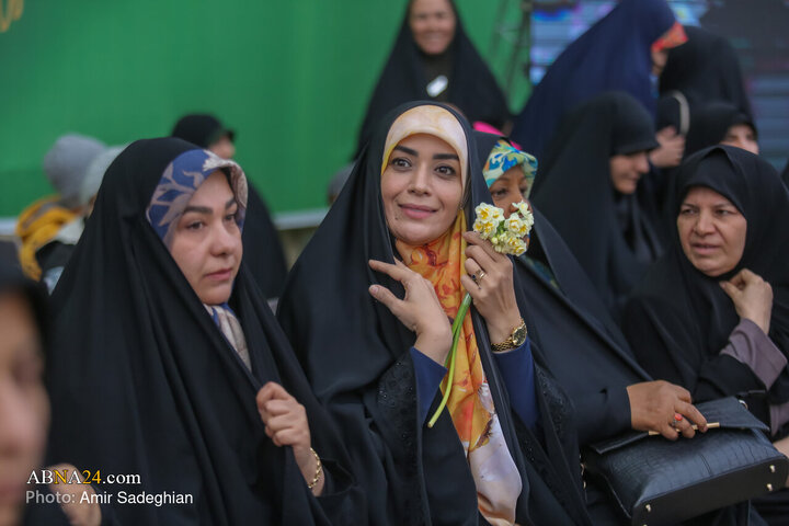 اجتماع باشکوه بانوان در حرم حضرت شاهچراغ (ع)