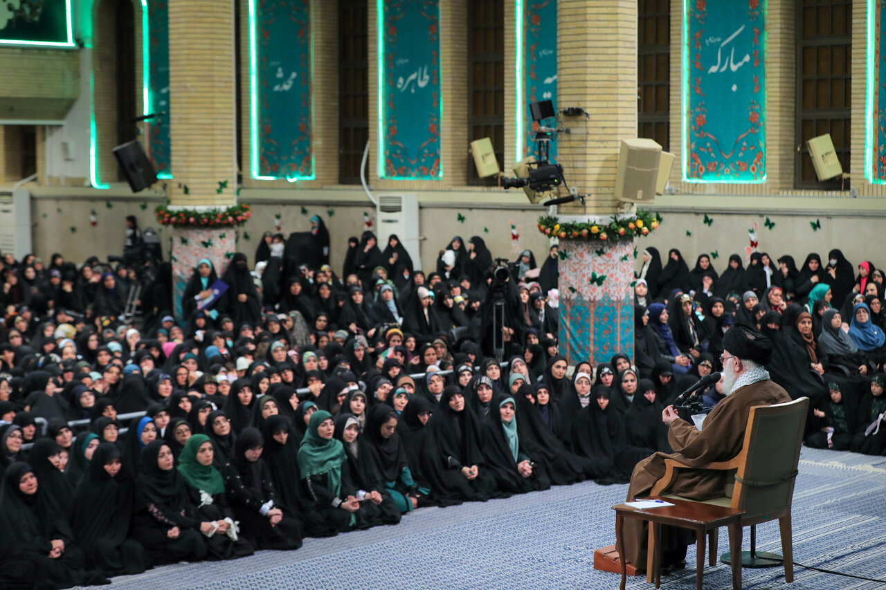 Imam Khamenei and sweet command to say “I love you”