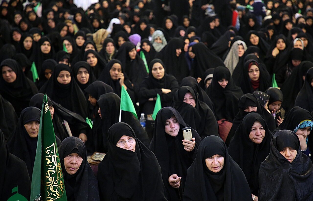 اجتماع بزرگ بانوان در حرم امام خمینی(ره) به مناسبت میلاد حضرت زهرا(س)