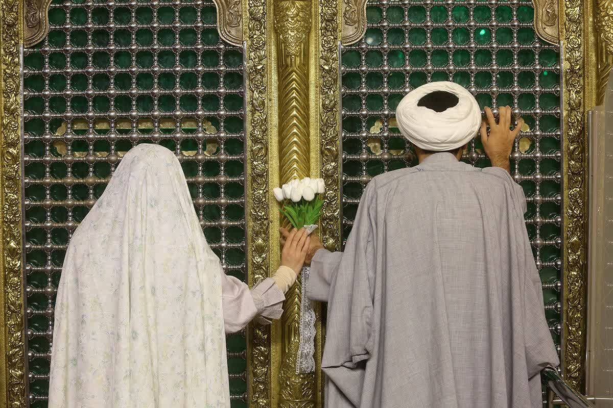 جشن ازدواج ۷۳۰ زوج دانشجو در حرم مطهر بانوی کرامت + عکس