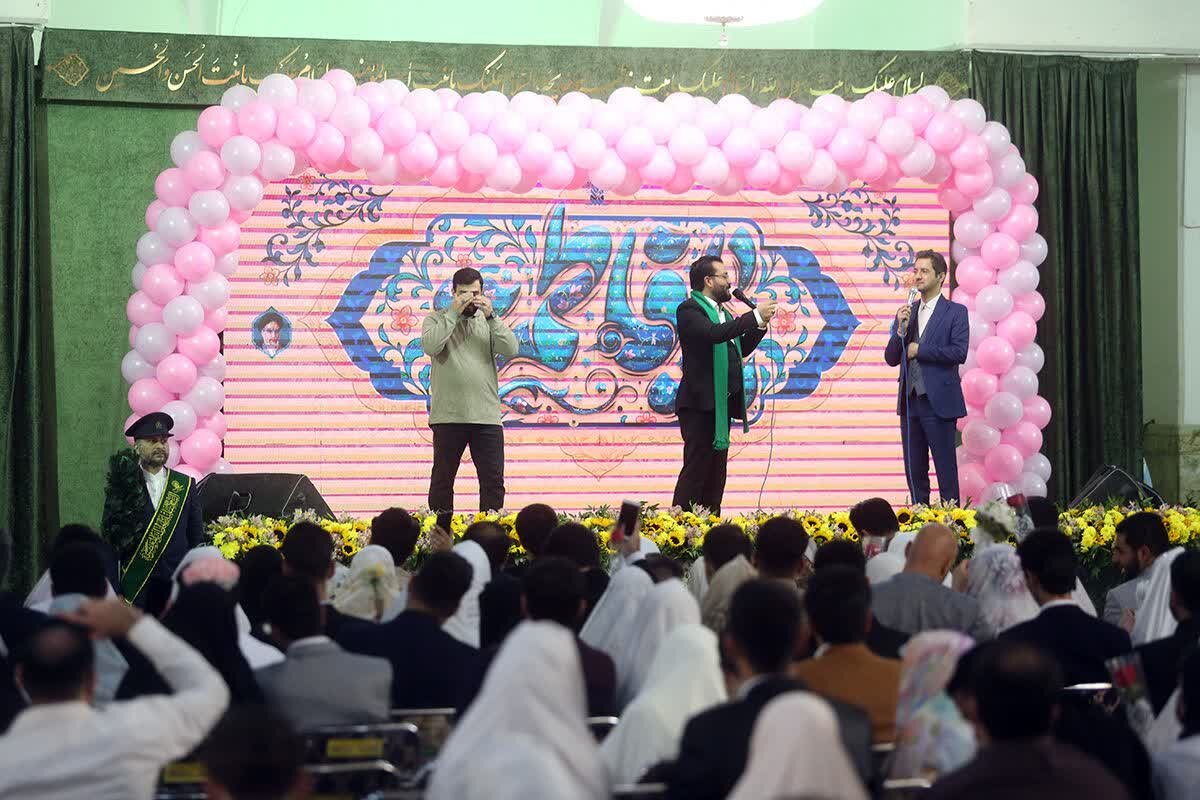 جشن ازدواج ۷۳۰ زوج دانشجو در حرم مطهر بانوی کرامت + عکس