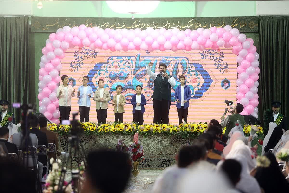 جشن ازدواج ۷۳۰ زوج دانشجو در حرم مطهر بانوی کرامت + عکس