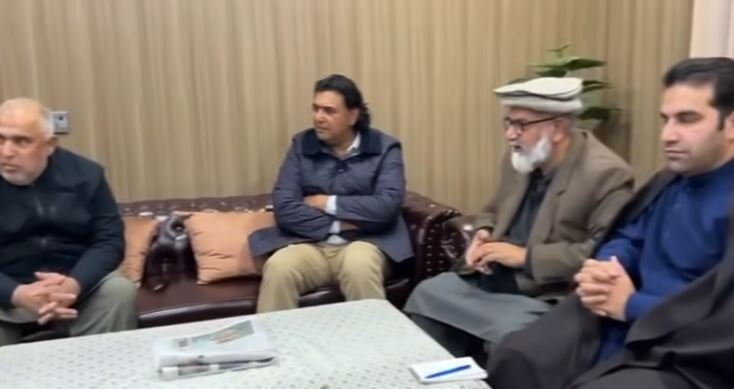 تحریک تحفظ آئین پاکستان کا ہنگامی اجلاس، ملکی سیاسی بحران اور عمران خان سے ملاقات نہ کرانے پر شدید اظہارِ تشویش